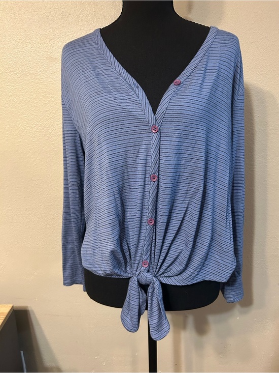everleigh Tops - Everleigh Women S Blue Striped Tie Front Button Long Sleeve Top NWT